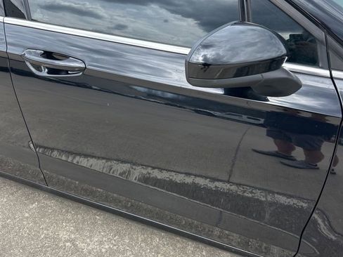 Used 2019 Ford Fusion SE image 2