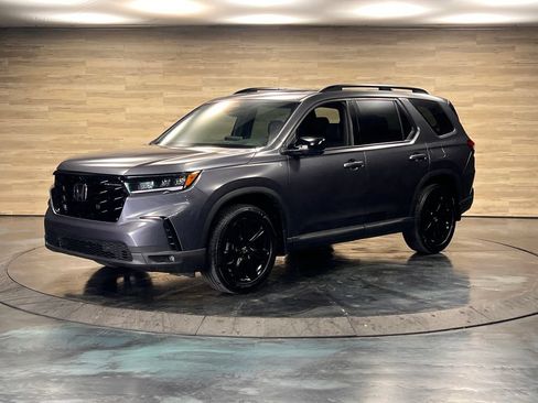 Used 2025 Honda Pilot Black Edition image 5