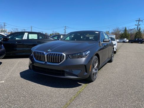 New 2026 BMW 530i xDrive AWD/4WD image 1