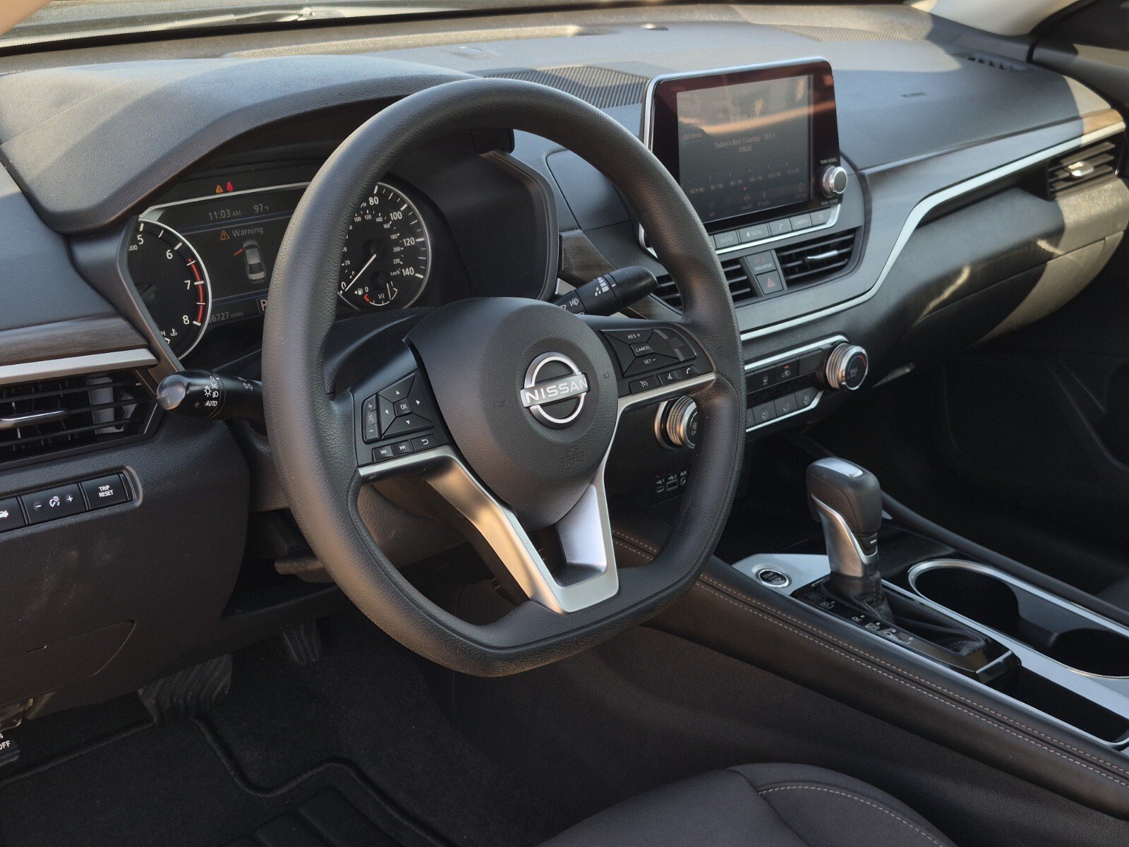 Used 2023 Nissan Altima 2.5 SV FWD image 10