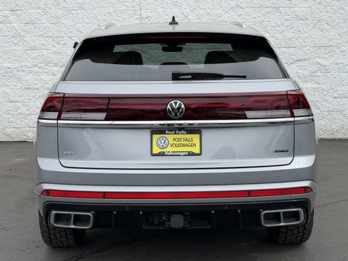 Used 2024 Volkswagen Atlas Cross Sport SEL R-Line AWD/4WD image 7