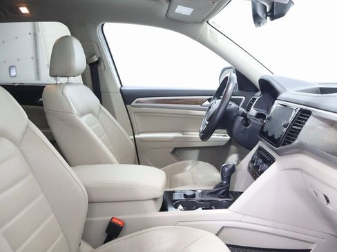 Used 2019 Volkswagen Atlas SEL Premium image 21