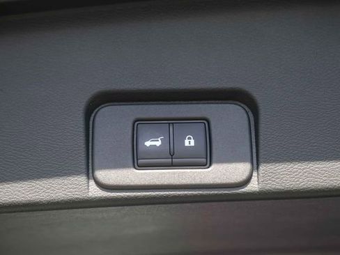 Used 2025 Nissan Rogue SV w/ SV Premium Package image 28