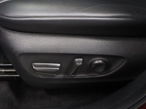 Used 2022 Toyota Highlander XLE image 23