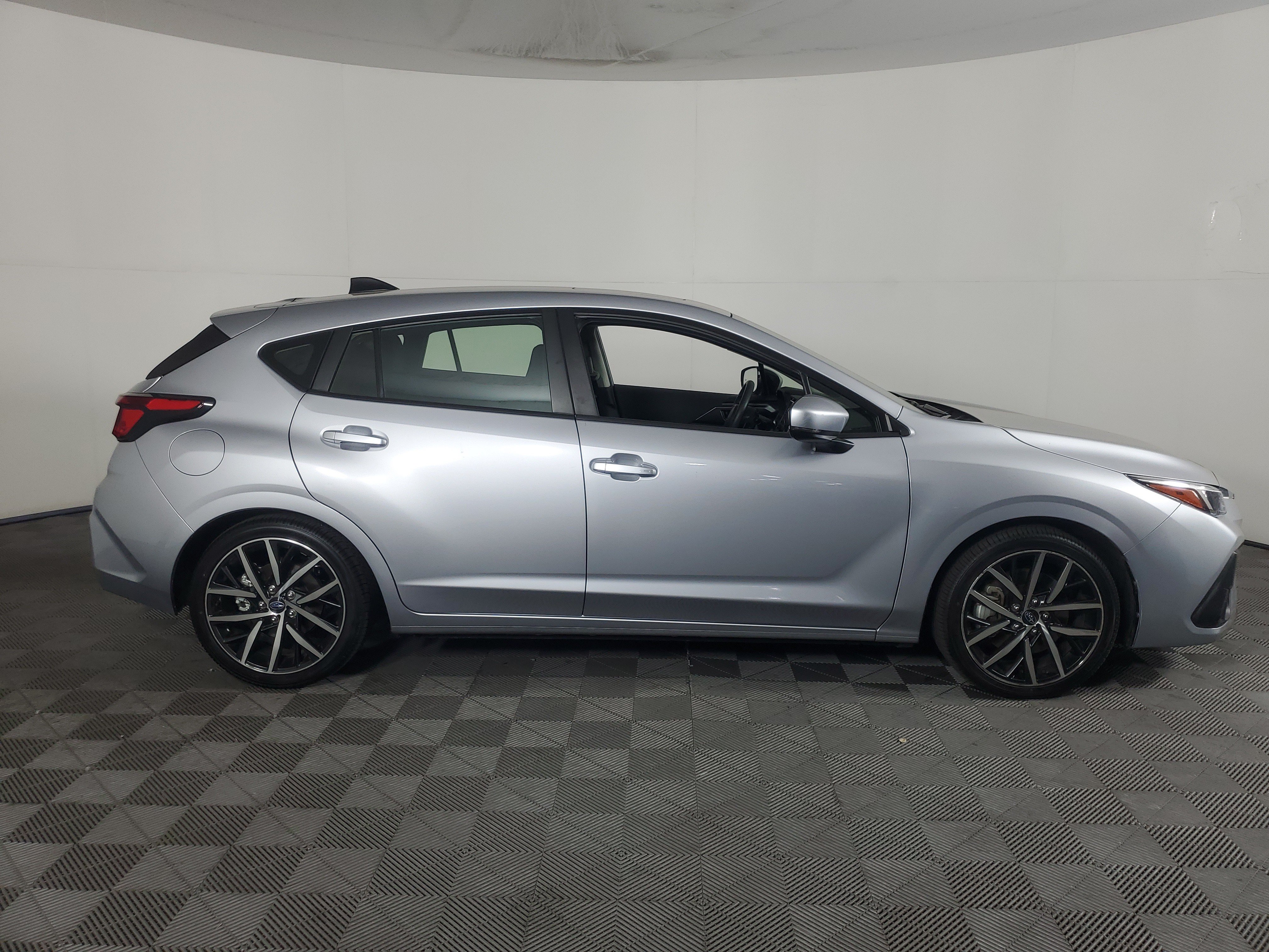 Used 2024 Subaru Impreza 2.0i Sport AWD/4WD image 3