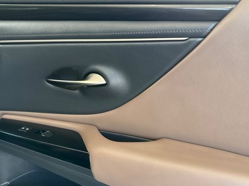 Certified 2025 Lexus ES 350 w/ Accessory Package (Z2) FWD image 21