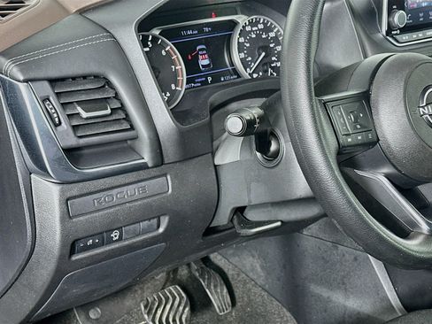 Used 2023 Nissan Rogue S FWD image 17