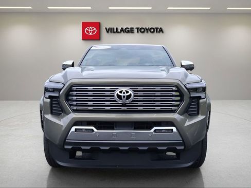 Certified 2025 Toyota Tacoma Limited AWD/4WD image 8