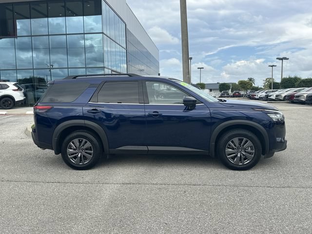 Certified 2024 Nissan Pathfinder SV FWD image 6