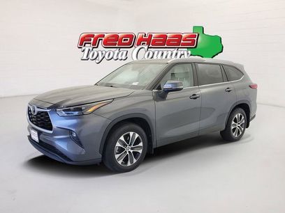 Used 2023 Toyota Highlander XLE