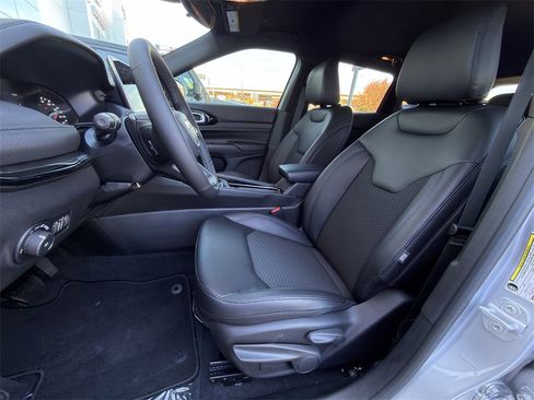 New 2026 Jeep Compass Latitude image 19