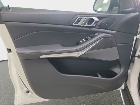 Used 2026 BMW X5 sDrive40i image 9