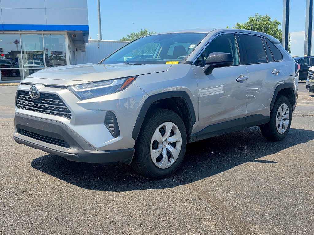 Used 2025 Toyota RAV4 LE AWD/4WD image 2