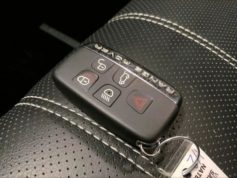 Used 2020 Land Rover Range Rover Velar R-Dynamic S image 18