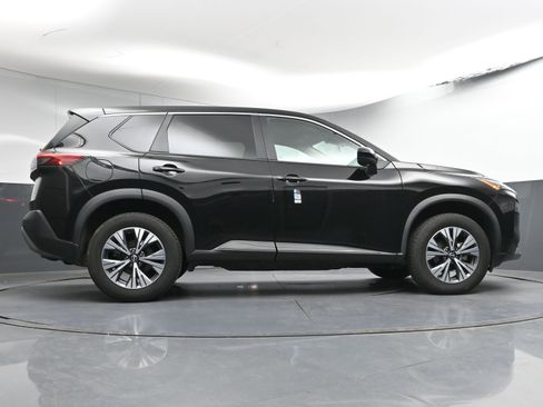Certified 2023 Nissan Rogue SV image 24