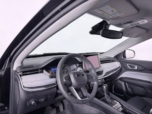 Used 2022 Jeep Compass Latitude image 24