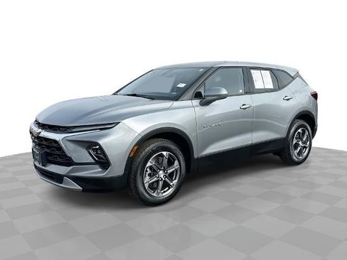 Certified 2025 Chevrolet Blazer LT image 1