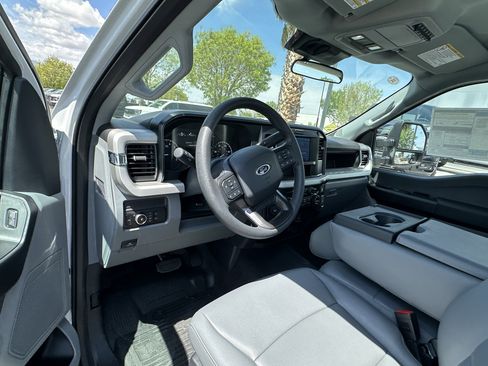 New 2026 Ford F250 XL w/ XL Chrome Package image 18