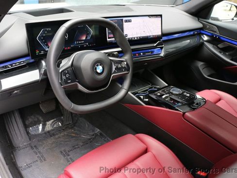 Used 2025 BMW 540i xDrive w/ Premium Package image 24