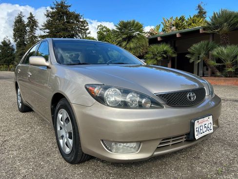 Used 2005 Toyota Camry SE FWD image 8