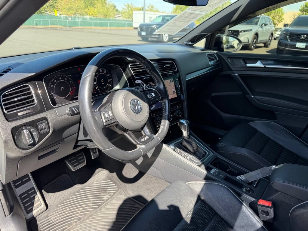 Used 2019 Volkswagen Golf R 4-Door AWD/4WD image 17