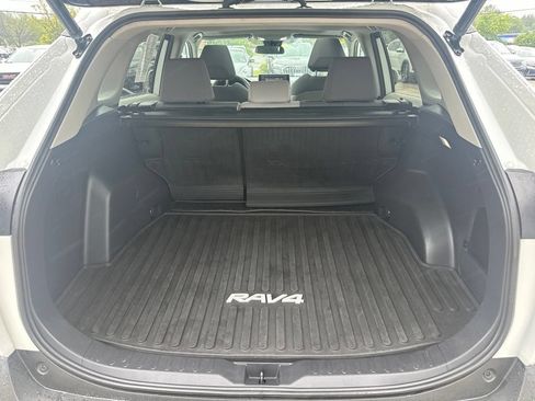 Used 2022 Toyota RAV4 XLE w/ Convenience Package AWD/4WD image 27