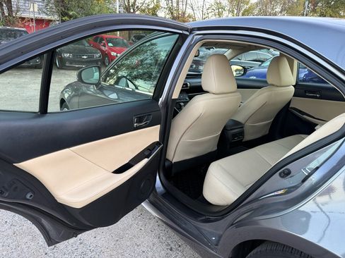 Used 2016 Lexus IS 200t image 22