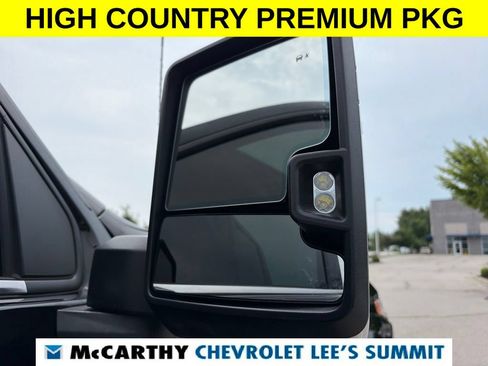 Used 2025 Chevrolet Silverado 2500 High Country w/ High Country Premium Package AWD/4WD image 31