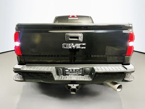 Used 2019 GMC Sierra 2500 Denali w/ Duramax Plus Package AWD/4WD image 6