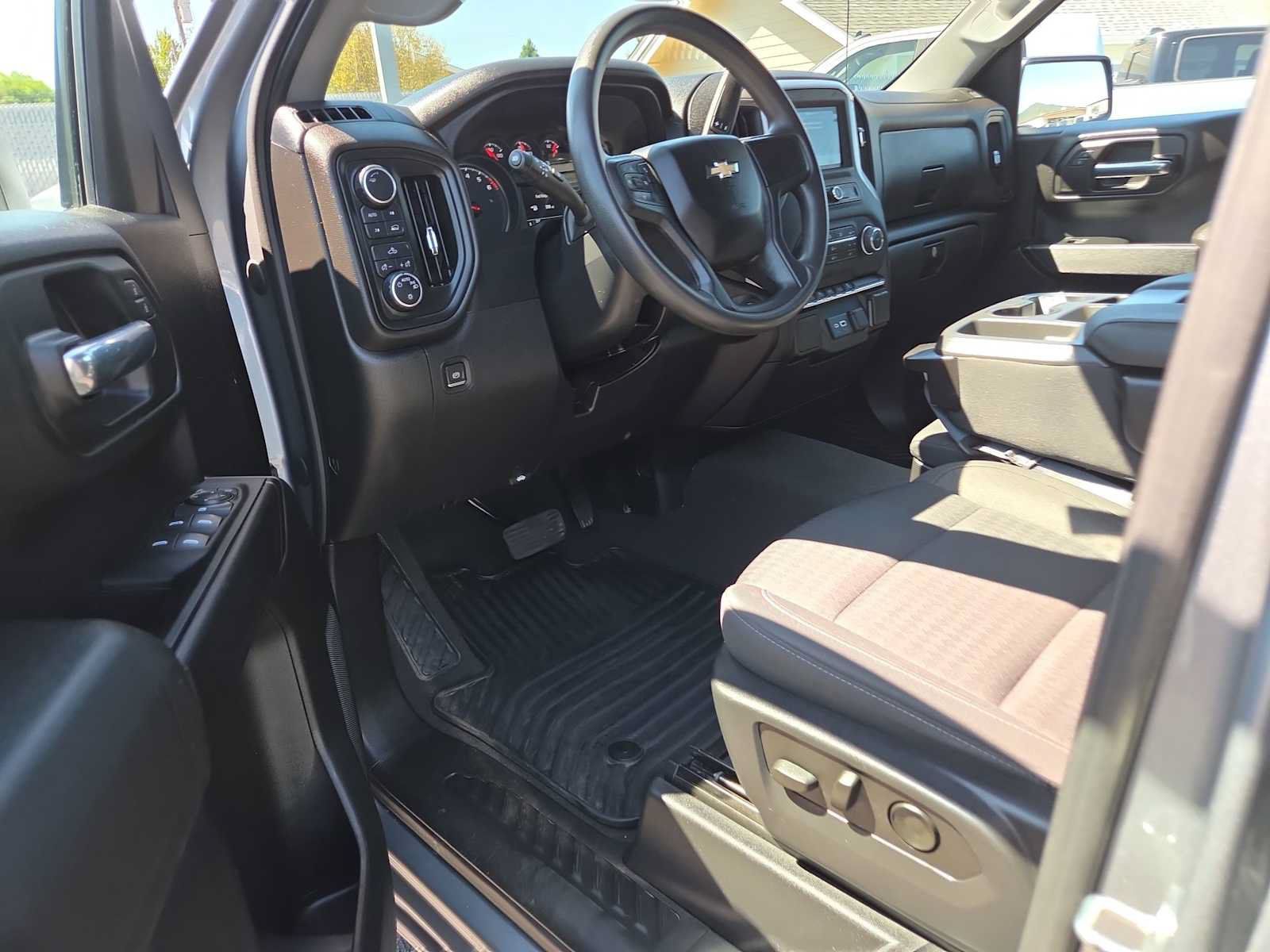 Used 2023 Chevrolet Silverado 1500 Custom AWD/4WD image 10