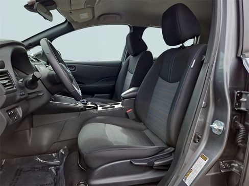 Used 2020 Nissan Leaf SV w/ Protection Package image 21