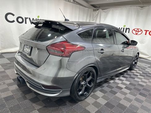 Used 2017 Ford Focus ST w/ Equipment Group 401A image 7