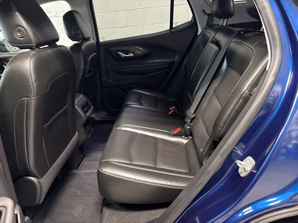 Used 2022 GMC Terrain SLT w/ LPO, Floor Liner Package FWD image 17
