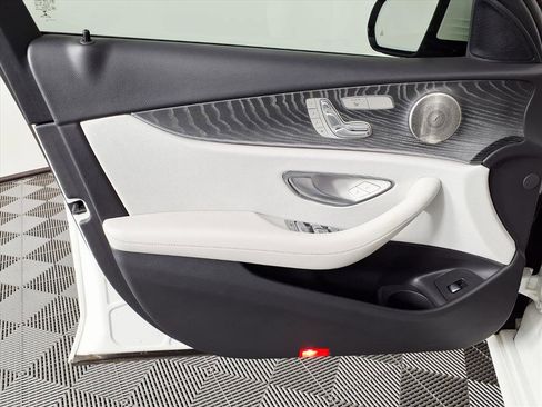 Used 2022 Mercedes-Benz E 350 Sedan image 16