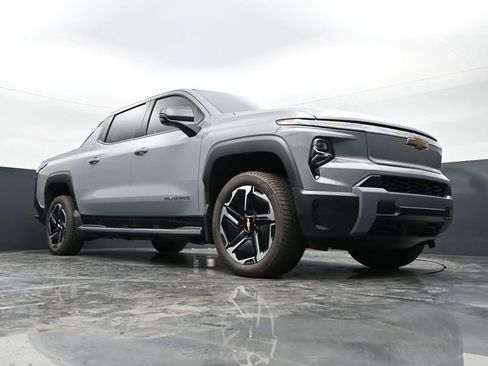 New 2026 Chevrolet Silverado EV LT AWD/4WD image 33