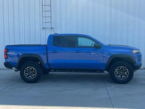 Used 2026 Chevrolet Colorado ZR2 w/ Technology Package AWD/4WD image 3