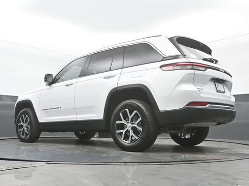 New 2025 Jeep Grand Cherokee Limited w/ Luxury Tech Group II AWD/4WD image 48