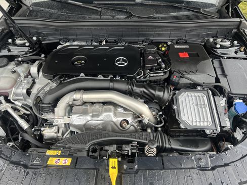 Certified 2025 Mercedes-Benz GLB 250 4MATIC image 29