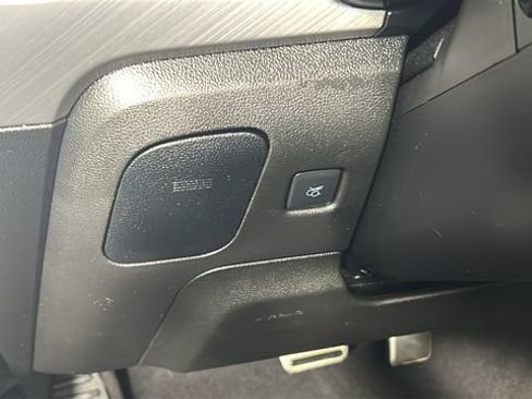 Used 2022 Ford Mustang GT Premium w/ Equipment Group 401A RWD image 18