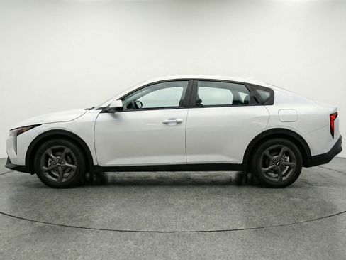 Used 2025 Kia K4 FWD image 5