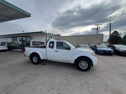 Used 2017 Nissan Frontier SV AWD/4WD image 14