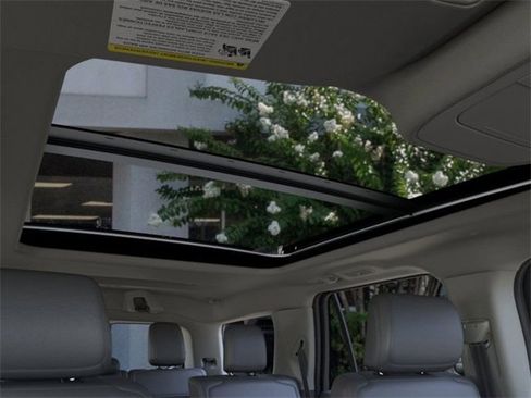 New 2025 Ford Expedition Active image 22