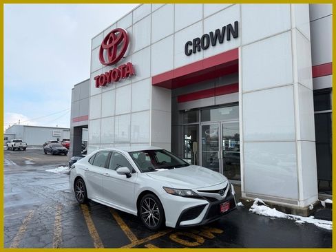 Certified 2023 Toyota Camry SE image 1