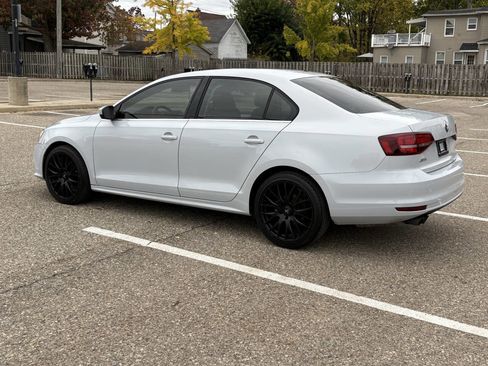 Used 2017 Volkswagen Jetta S image 28