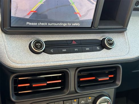 Used 2022 Ford Maverick XLT image 31