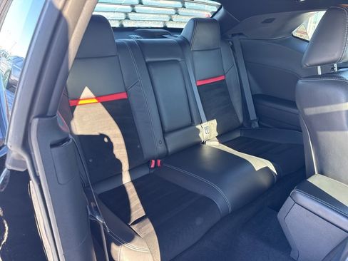 Used 2014 Dodge Challenger SRT8 image 27