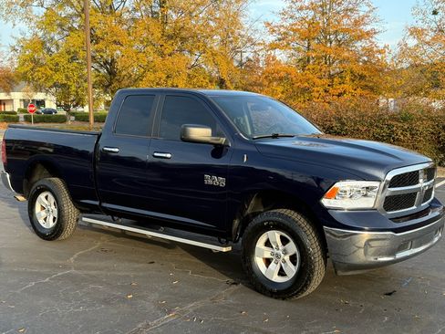 Used 2018 RAM 1500 Classic SLT image 4