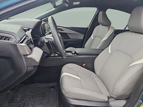 Used 2025 Toyota Camry SE image 21