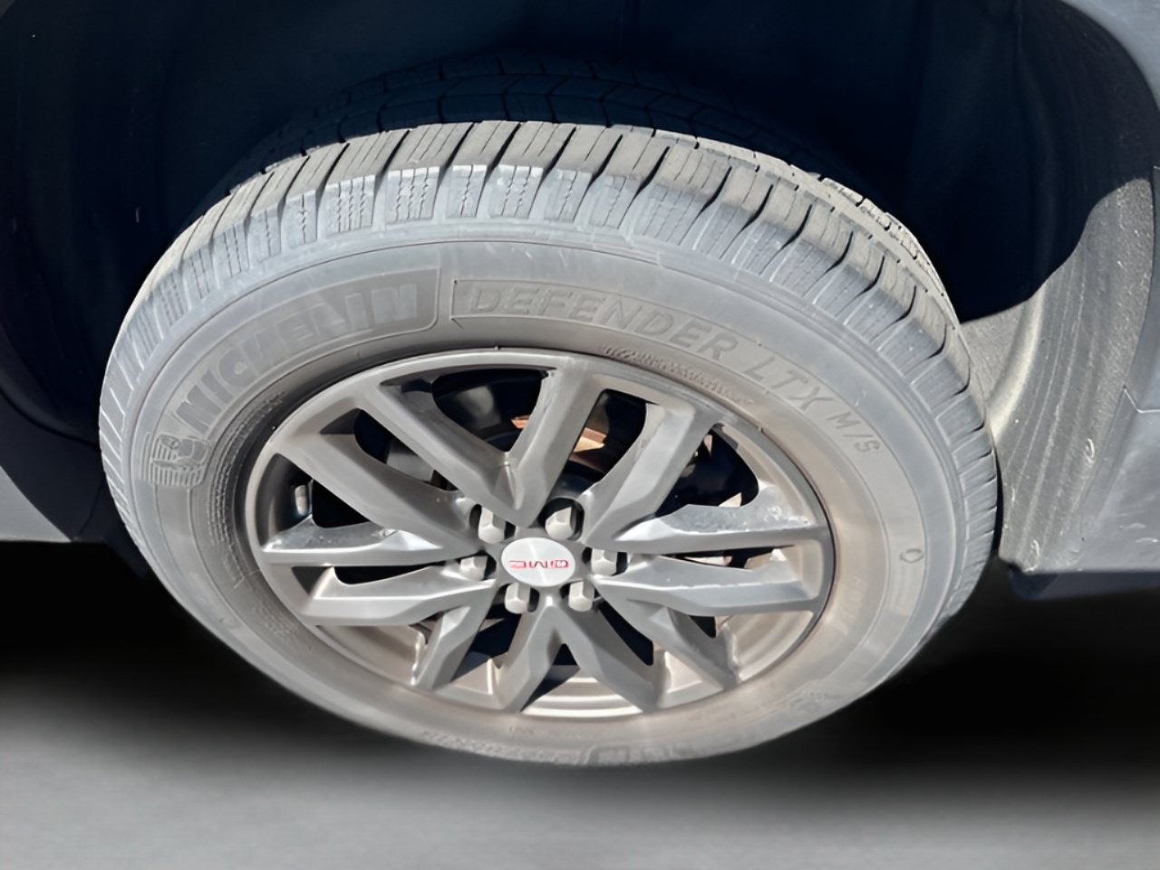 Used 2017 GMC Acadia SLT FWD image 9