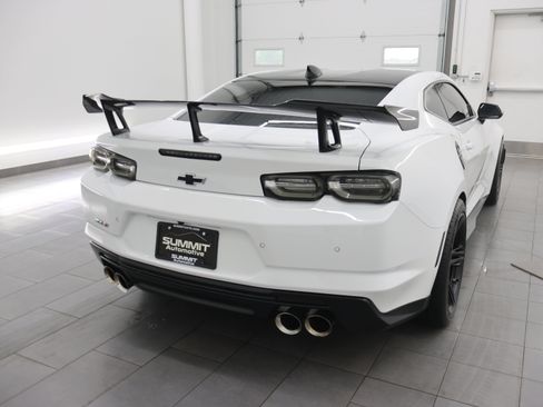 Used 2020 Chevrolet Camaro ZL1 RWD image 5